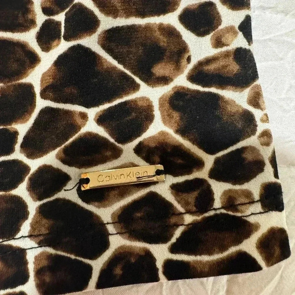 Calvin Klein Animal Print Stretch Sleeveless top - MP - Picture 3 of 6